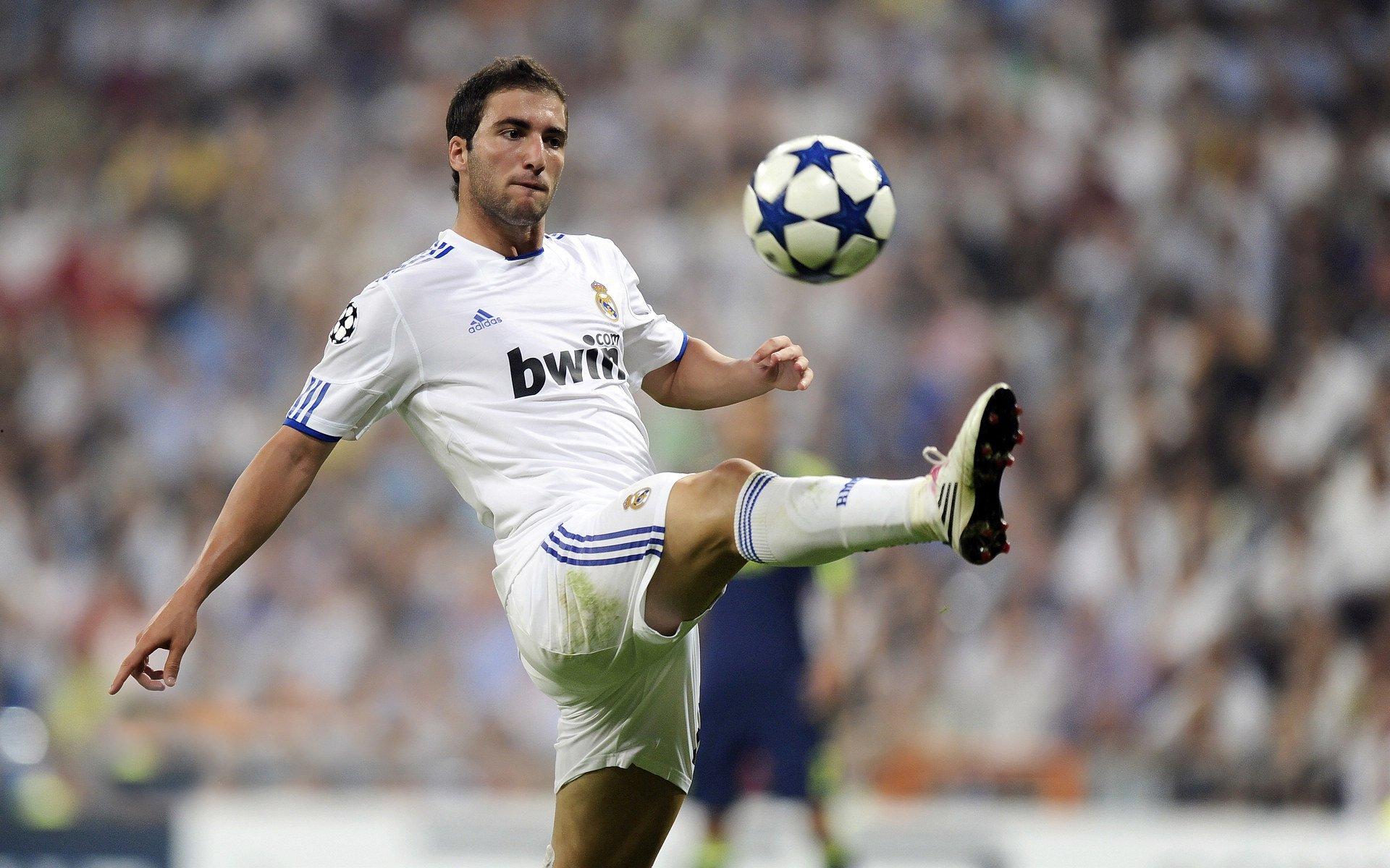 维埃拉坦承生涯抉择，曾拒皇马邀约，无悔枪手黄金岁月